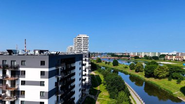 Şehir merkezi insansız hava aracı manzaralı Wroclaw Polonya 