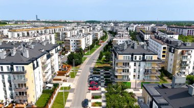 Şehir Mimarisi Avrupa insansız hava aracı eski şehir Opole Polonya 'nın üzerinden geçiyor 