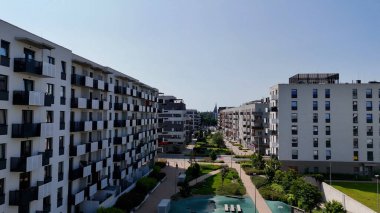 Şehir Mimarisi Avrupa insansız hava aracı eski şehir Opole Polonya 'nın üzerinden geçiyor 