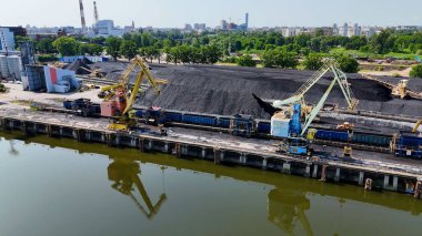 Nehir limanı drone görüntüsü üstgeçişi