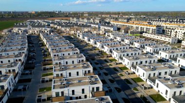 Modern alan caddeleri, şehir doğasını barındırıyor.