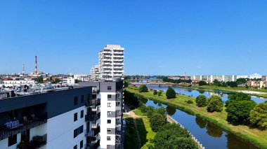 Şehir merkezi insansız hava aracı manzaralı Wroclaw Polonya 