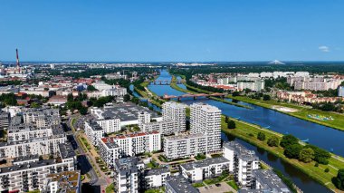 Şehir merkezi insansız hava aracı manzaralı Wroclaw Polonya 