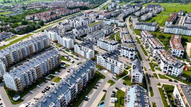 Şehir sokağı Yeni modern bölge mimari konut inşaatı Wroclaw Polonya 