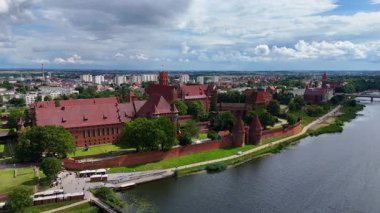 Malbork Kalesi. İnsansız hava aracı Malbork Poland 'ın antik görüşü.