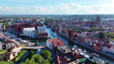 Gdansk Polonya üzerinden eski şehir merkezi manzarası