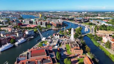 Gdansk Polonya üzerinden eski şehir merkezi manzarası