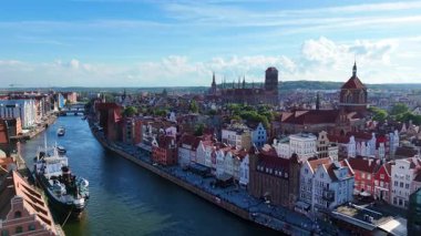Gdansk Polonya üzerinden eski şehir merkezi manzarası
