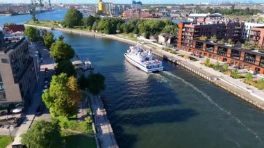 5 Ağustos 2025 Gdansk Polonya üzerinden eski şehir merkezi manzarası