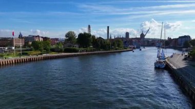 5 Ağustos 2025 Gdansk Polonya üzerinden eski şehir merkezi manzarası