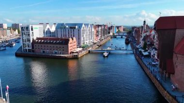 5 Ağustos 2025 Gdansk Polonya üzerinden eski şehir merkezi manzarası