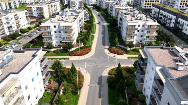 Şehir Mimarisi Avrupa insansız hava aracı eski şehir Opole Polonya 'nın üzerinden geçiyor 