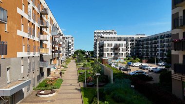 Şehir Mimarisi Avrupa insansız hava aracı eski şehir Opole Polonya 'nın üzerinden geçiyor 