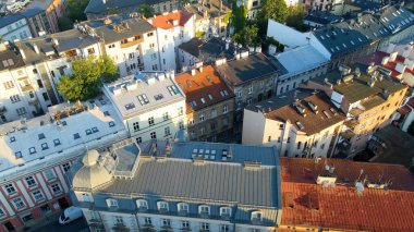 Avrupa kenti turizmine insansız hava aracı bakışı eski Krakow Polonya