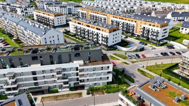 Şehir Mimarisi Avrupa insansız hava aracı eski şehir Opole Polonya 'nın üzerinden geçiyor 