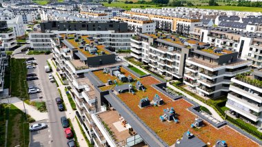 Şehir Mimarisi Avrupa insansız hava aracı eski şehir Opole Polonya 'nın üzerinden geçiyor 