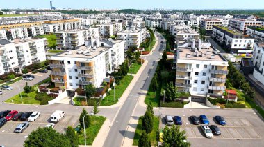 Şehir Mimarisi Avrupa insansız hava aracı eski şehir Opole Polonya 'nın üzerinden geçiyor 