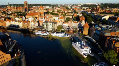 2 Ağustos 2024 Gdansk Polonya, Avrupa antik mimari liman kenti hava fotoğrafçılığı 