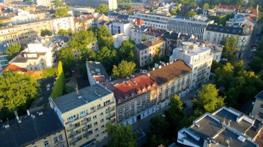 Avrupa kenti turizmine insansız hava aracı bakışı eski Krakow Polonya