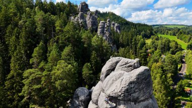Benzersiz kayalar dağ Adrspasske skaly Ulusal Park Adrszpach, Çek Cumhuriyeti