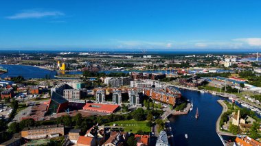modern Avrupa kenti sokak evleri Gdansk Polonya 'nın yukarısından görünüyor