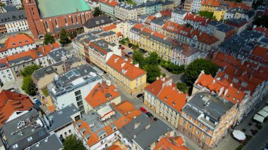 Şehir sokakları Swidnica Polonya 'nın yukarısından görünüyor 