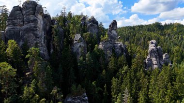 Benzersiz kayalar dağ Adrspasske skaly Ulusal Park Adrszpach, Çek Cumhuriyeti