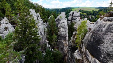Benzersiz kayalar dağ Adrspasske skaly Ulusal Park Adrszpach, Çek Cumhuriyeti