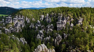 Benzersiz kayalar dağ Adrspasske skaly Ulusal Park Adrszpach, Çek Cumhuriyeti
