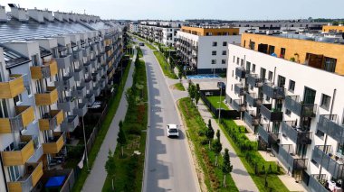 Şehir Mimarisi Avrupa insansız hava aracı eski şehir Opole Polonya 'nın üzerinden geçiyor 