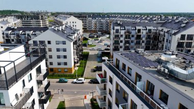 Şehir Mimarisi Avrupa insansız hava aracı eski şehir Opole Polonya 'nın üzerinden geçiyor 