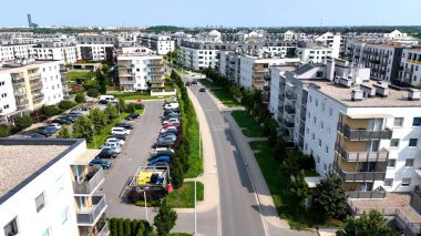 Şehir Mimarisi Avrupa insansız hava aracı eski şehir Opole Polonya 'nın üzerinden geçiyor 