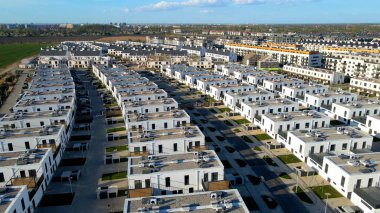 Modern alan caddeleri, şehir doğasını barındırıyor.