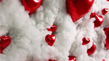 Pofuduk Beyaz Bulutların Arasında Canlı Kırmızı Kalp Balonları Romantik Atmosfer Oluşturuyor Sevgililer Günü Kutlama Kavramı