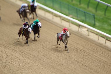 LOUISVILLE, KY - 1 Mayıs 2019 Churchill Downs Yarışı 1