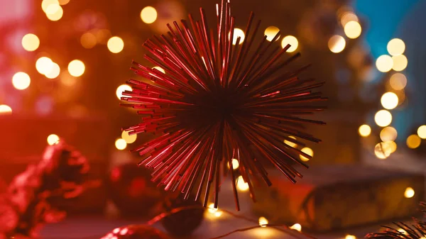 Natal Objeto Decoração Vermelho Frente Árvore Borrada — Fotografia de Stock