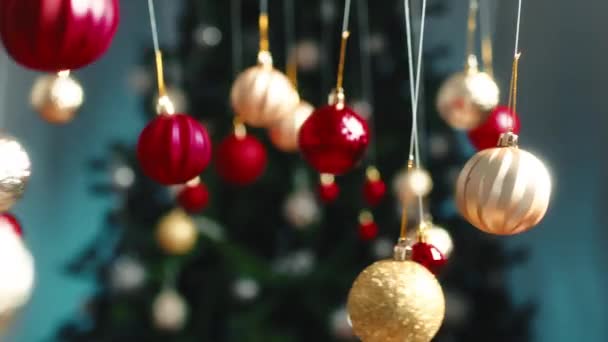 Bolas Natal Balançando Fundo Com Vento — Vídeo de Stock