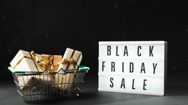 Kasım olayı için Kara Cuma arkaplanı.