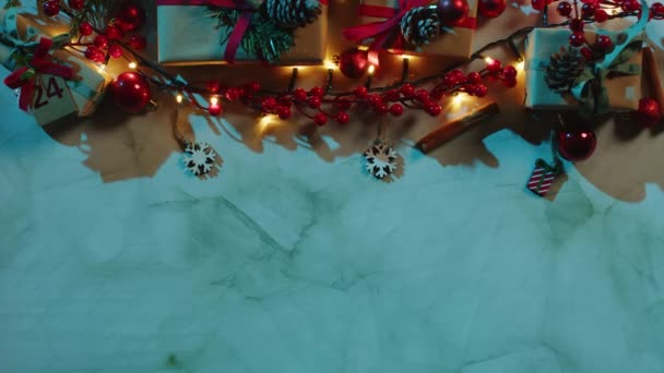 Kerstcadeau Presenteert Doos Achtergrond Platte Laag Uitzicht — Stockvideo