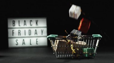 Kara Cuma için Arabayla Düşen Sunar