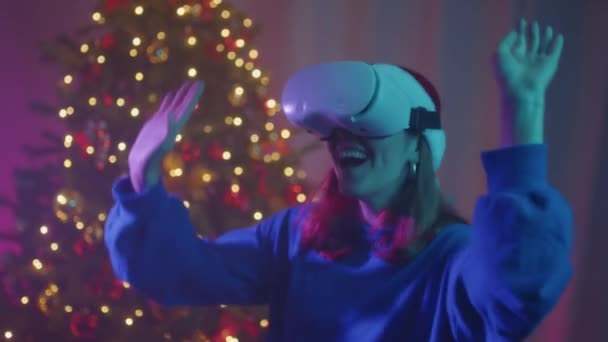 Girl Virtual Reality Headset Breggles Christmas Time — Stock video