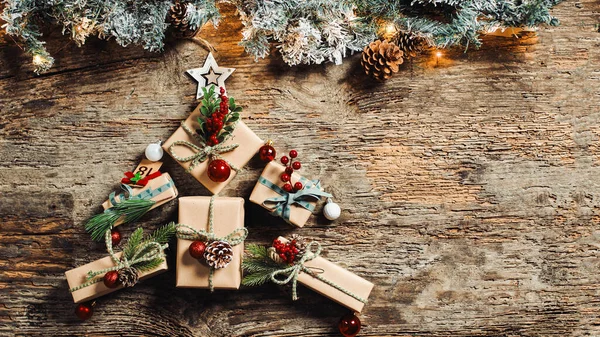 Latar Belakang Natal Dengan Hadiah Dan Topi — Stok Foto