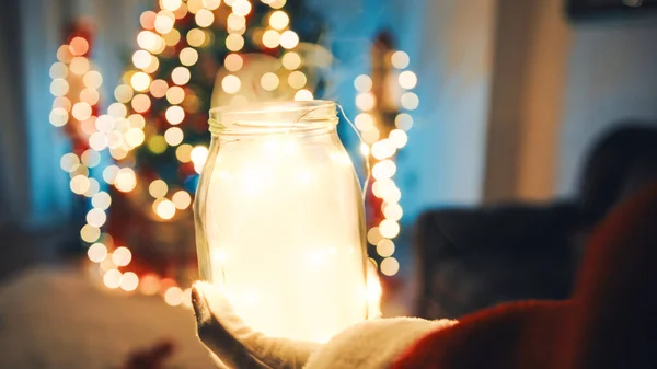 Papai Noel Entregar Magia Árvore Natal Noite — Fotografia de Stock