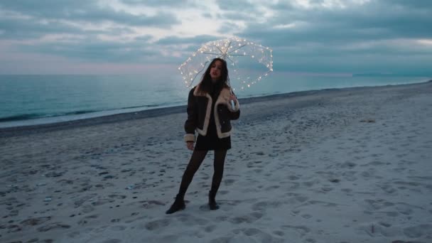 Beautiful Girl Enjoy Life Beach Ocean Magic Glowing Umbrella Night — Wideo stockowe