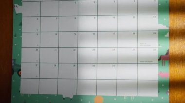 Takvimdeki tarih işaretleniyor ve daire içine alınıyor