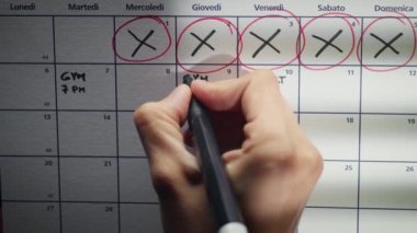 Takvimdeki tarih işaretleniyor ve daire içine alınıyor