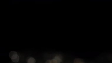 Kameranın objektifinden gerçek ışık sızıyor..