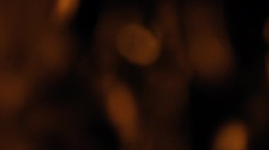 Kameranın objektifinden gerçek ışık sızıyor..