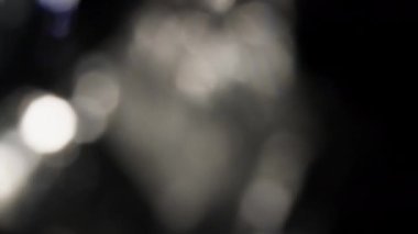 Kameranın objektifinden gerçek ışık sızıyor..