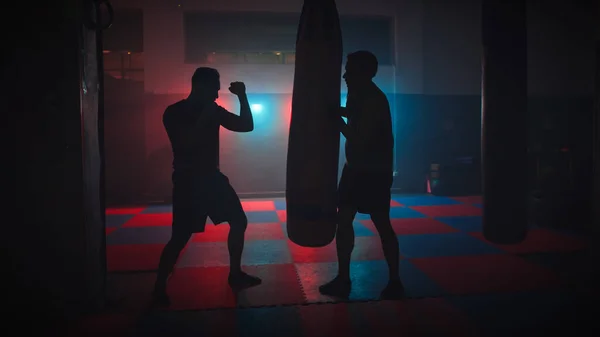 Boxers Entraînent Pour Battre Sac Boxe — Photo